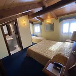Alloggi Marinella 여관 3*