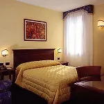 여관 Alloggi Marinella 3*