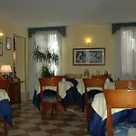 Alloggi Marinella 3*