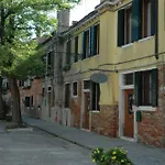 여관 Alloggi Marinella
