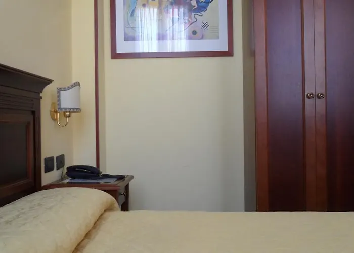 Alloggi Marinella 3*