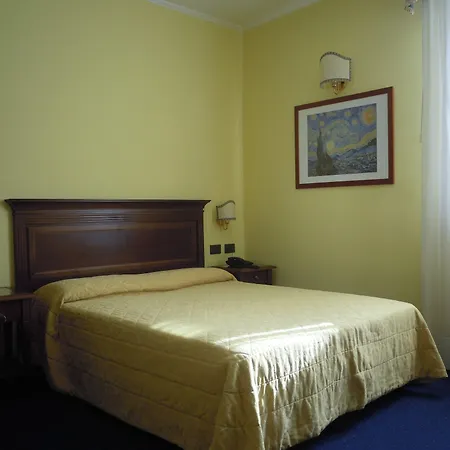 Kro Alloggi Marinella 3*
